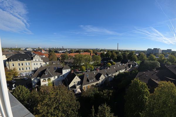 Renovierte 100 m² über den Dächern Rüttenscheids – Loggia, Lift & Fußbodenheizung