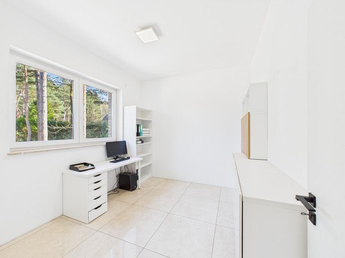 Charmante und energieeffiziente Architektenvilla mit hochwertiger Ausstattung – Büro