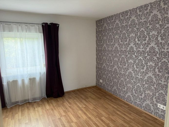Casa unifamiliar con 1209qm de terreno y más de 250qm de superficie útil – Durchgangszimmer am Ende des G