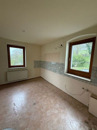 3-Zi. mit Laminat, Küchenofen, Terrasse, Kachelofen und offener Küche in zentraler Lage! – PHOTO-2026-04-14-16-14-41_7