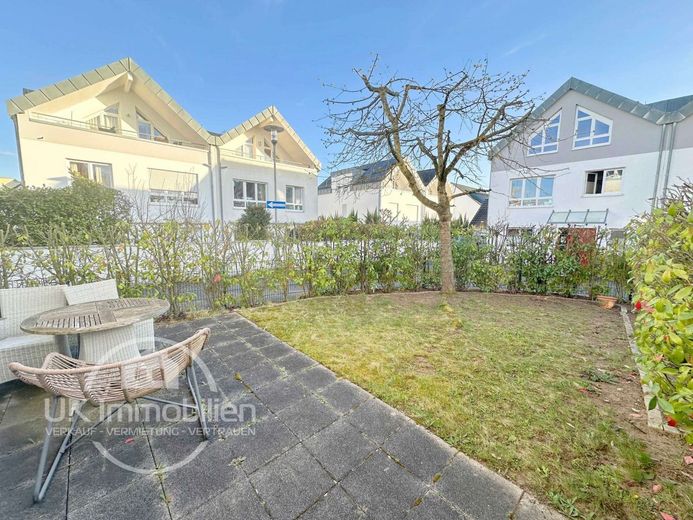 Familienglück in Feldrandlage - mit Sauna, Dachterrasse und Garten – Garten + Terrasse