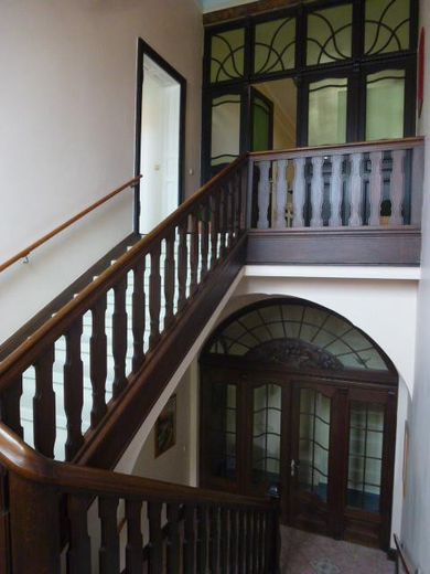 Modernisierte Jugendstilvilla – Treppenaufgang 