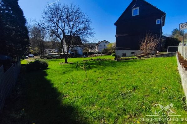 Bergneustadt: Zentrales Baugrundstück für Ihr Traumhaus!