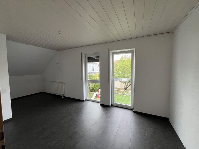 À vendre : maison jumelée de 5,5 pièces, sans commission et prête à emménager – Schlaffzimmer 1