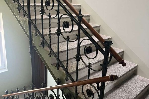 Zwei Mehrfamilienhäuser - KfW 70 - Hochwertig sanierter Altbau - 2023-2024