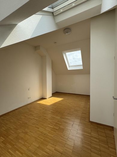 Stylish maisonette apartment with gallery, roof terrace & elevator – Foto 3