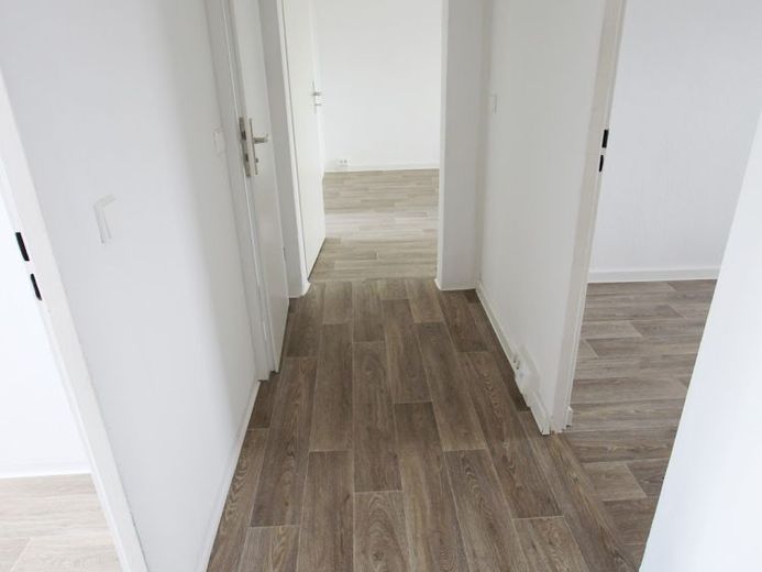 Praktische 60m² Whg. mit Balkon in Altenburg Südost! – Foto 1