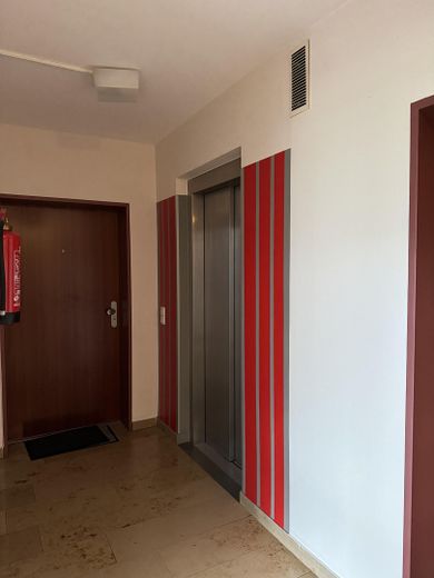 Einziehen und Wohlfühlen – stilvolle 2-Zimmer-Wohnung mit Traumterrasse und Tiefgaragenstellplatz – Foto 2