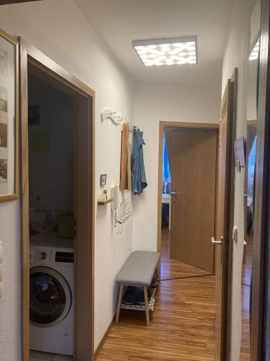 Ruhig gelegene 2,5-Zimmer-Wohnung nahe Uniklinikum (UKW) – Flur