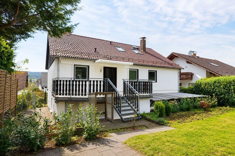 Gebotsverfahren: Modernisierungsbed., teilvermietetes
3-Familienhaus in ruhiger Lage von Höchst – V739-2414 - 03