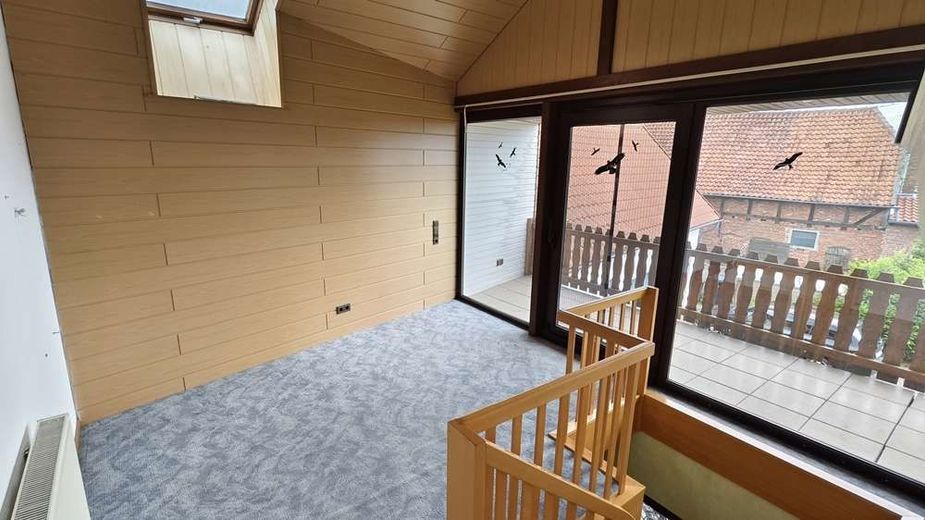 Edemissen - Wehnsen - großzügiges Zweifamilienhaus mit Nebengebäude und Garagen – DG - Flur mit Balkon