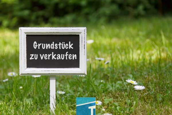 3 Spänner + 4 Spänner Grundstück ( 7 Wohneinheiten) in Lenting! Komplett erschlossen! Keine Hanglage!