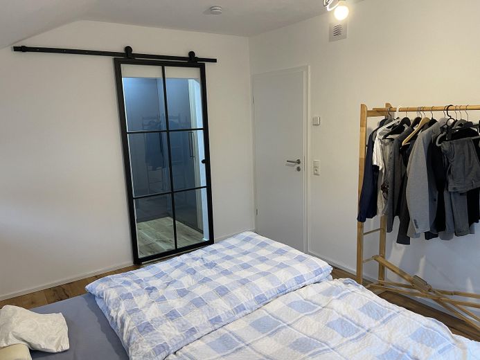 Schlafzimmer mit Ankleine