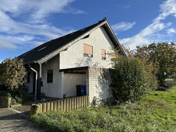 Двоквартирний будинок у Pfungstadt-Esb./Eich на продаж – Hausansicht