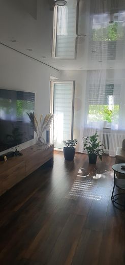 Moderne 4 Zimmer Wohnung mit neuer Einbauküche und Garage – Foto 6