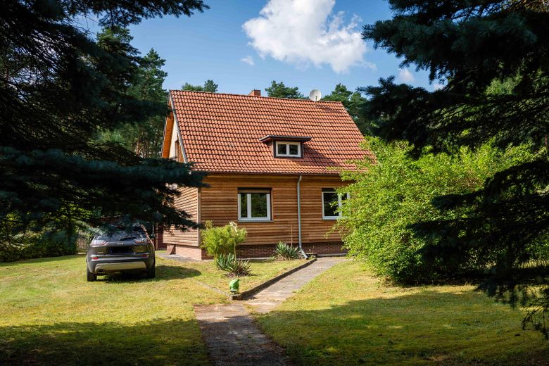 Blick vom Weg zum Haus
