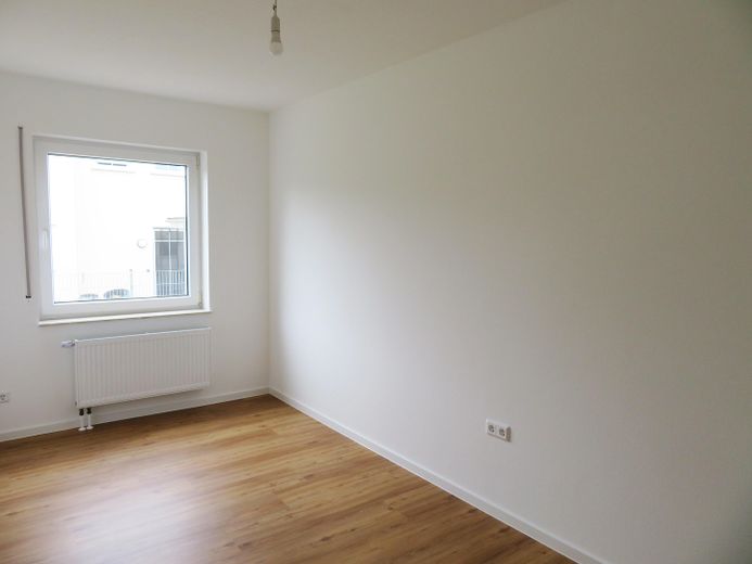 *Erstbezug nach Sanierung* 4 ZKB-Whg. 104 m² mit Terrasse & optionaler EBK – Büro 3