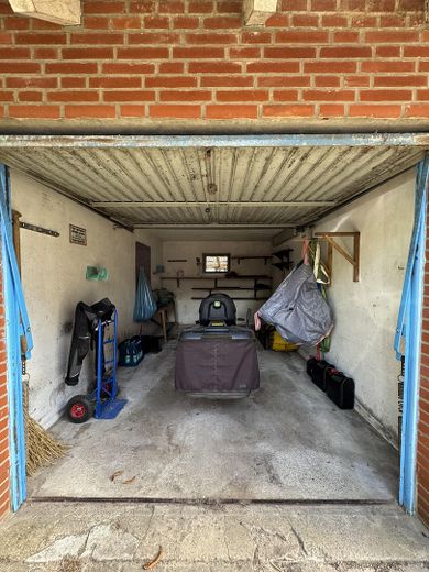 Garage im Nebengebäude