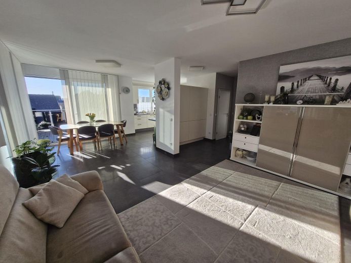 Wohn- Esszimmer nach Süden