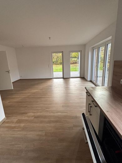 Charmante 2-Zimmer-Wohnung mit Wohlfühlfaktor in Papenburg – Wohnzimmer (Beispiel)