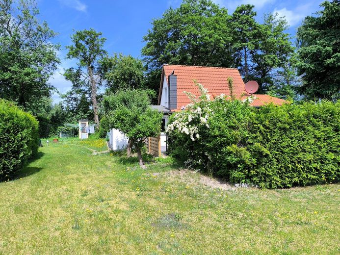 Haus und Grundstück