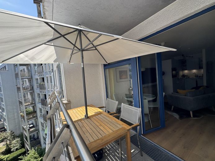 Berlin-Mitte: elegant gemeubileerd 2-kamerappartement; instapklaar elegant gemeubileerd appartement met 2 kamers (GEEN MAKELAARSKOSTEN) – Loggia