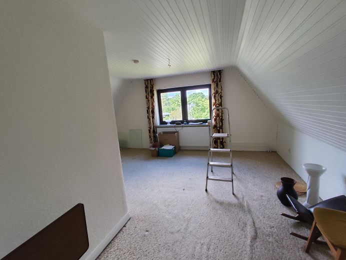 Dom lub połowa bliźniaka z pięknym i dużym ogrodem w bardzo spokojnej lokalizacji – WZ im DG (Bild1)
