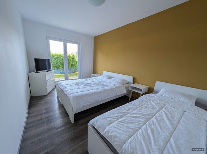 Schöne 3-Zimmer-Erdgeschosswohnung mit Terrasse und EBK – ca. 110 m² neuwertig – Foto 4