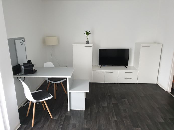 vollständig Möbliertes Appartment/Wohnung in zentraler Lage / überd. Stellplatz möglich – Foto 4