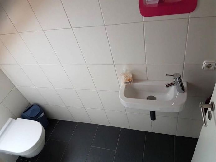 Ampio, luminoso e modernizzato appartamento di 4 locali all’ultimo piano con aria condizionata – Foto 12