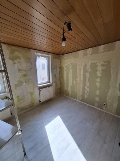 1.OG / Nicht renovierter Raum