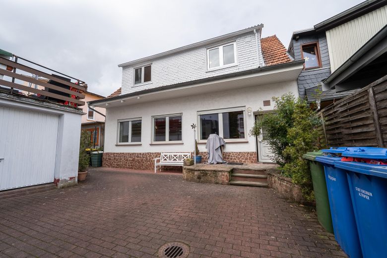 Kirchhain- Innenstadt Zentral - Frisch renoviertes Wohnhaus ! – Foto 3