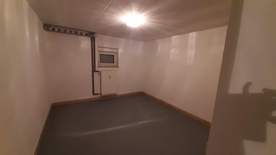 einer von 2 Kellerräumen
