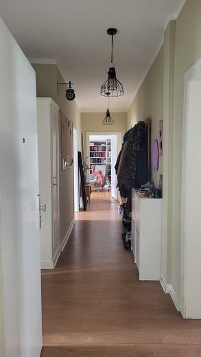 helle 4-Zimmer-Wohnung Nähe Ostpark – Flur