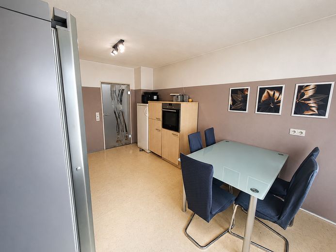 Großzügige 4-Zimmer-Wohnung in Rosenheim mit 2 Bädern & 2 Balkonen – Küche