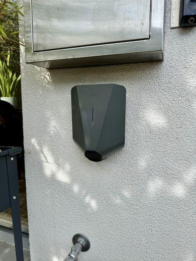 E-Ladestation direkt am Haus