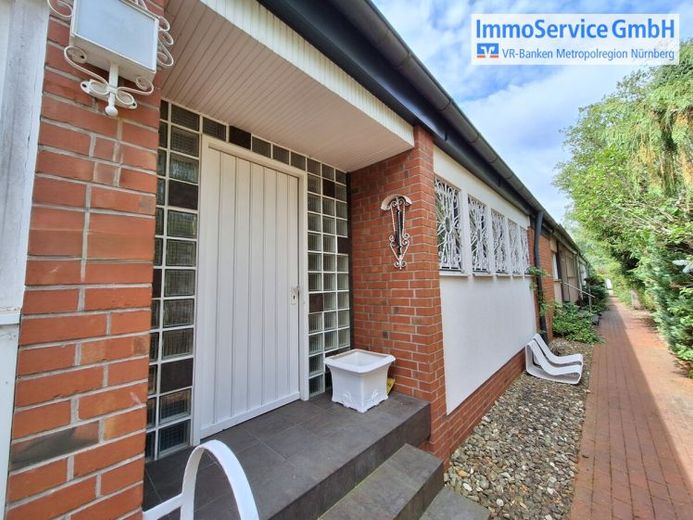 Ebenerdiges Wohnglück – Gepflegter Bungalow mit Garage und Garten – फोटो 1