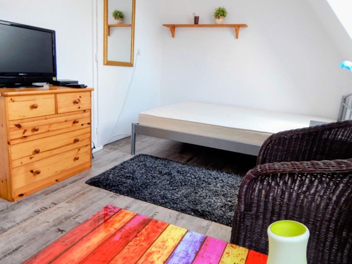 Elmshorn’da çok yönlü tek veya iki ailelik ev – Aile, home office veya kısmi kiralama için alan! – Kinderzimmer OG