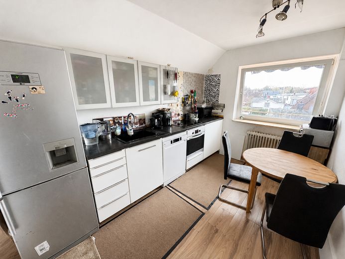 MAISONETTEWOHNUNG MIT GROSSEM BALKON – Küche