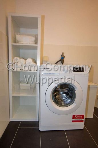 Modernes Apartment mit neuem Bad und Internetzugang in der Südstadt – ea94e9aee59cc231dcccc836c6978d43c4028289.jpg
