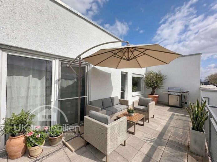 Hausgefühl! 2-Zi mit Dachterrasse im Haus-im-Haus-Konzept! – KI-Vorschlag