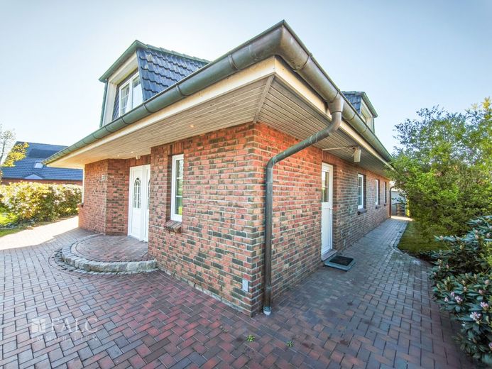 Exklusiv. Außergewöhnlich wohnen. Ein Haus für mehrere Generationen. – AB-Seitenansicht-Rechts