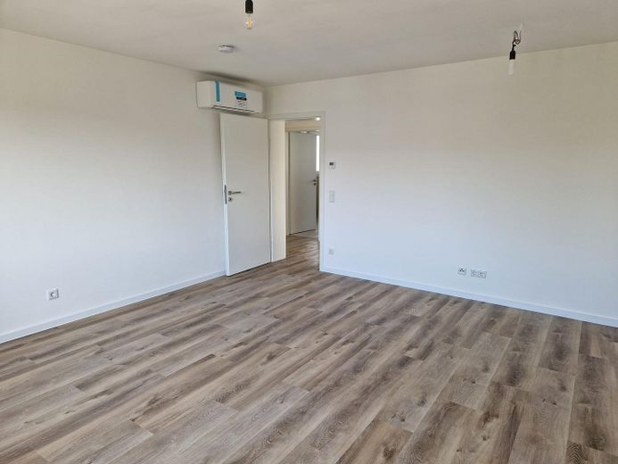 Hochwertige 3-Zimmerwohnung mit Erstbezug nach Kernsanierung – Ihr neues Zuhause auf Neubauniveau! – Wohnzimmer
