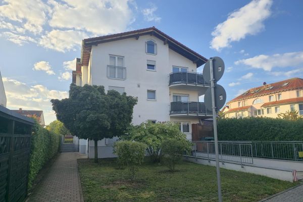 Maisonette de 4 pièces avec jardin, terrasse et 2 places de parking en sous-sol