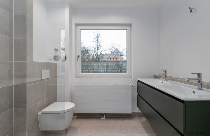 Wannsee · Erstbezug nach Kernsanierung · 3-Zi-Wohnung mit Süd-West-Balkon im Grünen · provisionsfrei – Hauptbad
