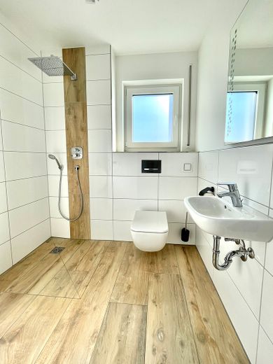 Neuwertiges und modernes Haus in Traumlage – Foto 12