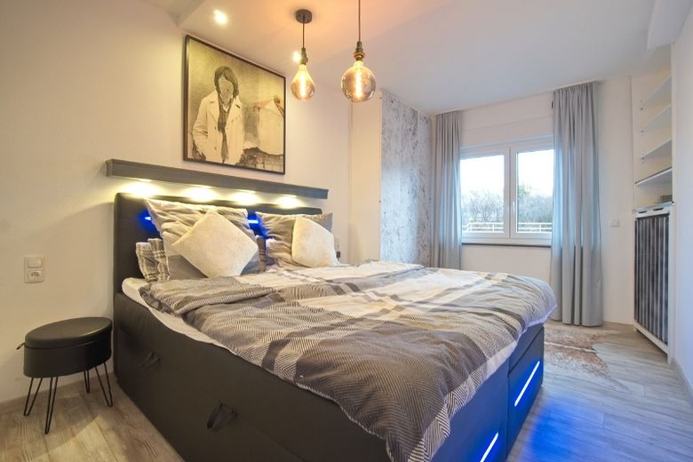 Individually-stylish: spacious, fully equipped apartment with garage and garden space, Telekom Magenta XL, short driving time to the A 43 and A 40 – 880c15ff8353664bdeec92847ee3c26206cf229a.jpg