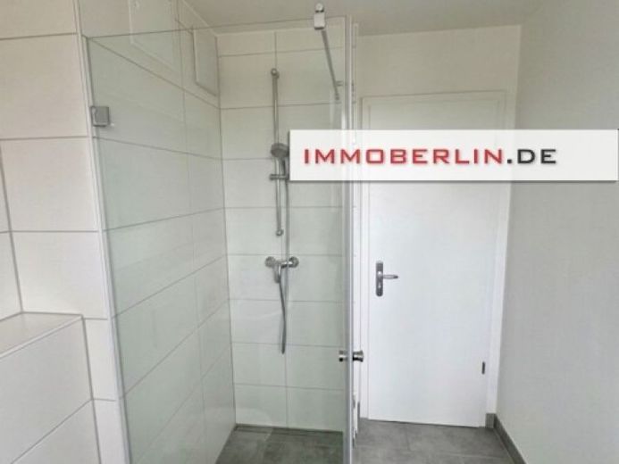 IMMOBERLIN.DE - Bright apartment with southwest-facing balcony & parking space in a pleasant location – Photo 1