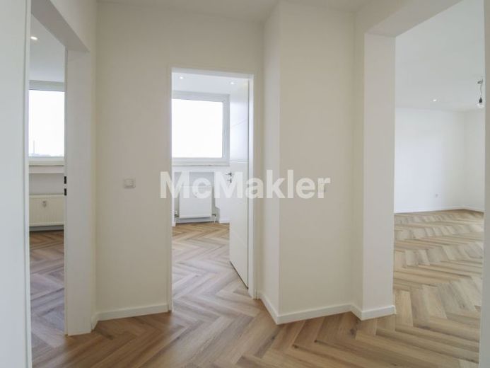 Moderne Eigentumswohnung mit Südbalkon, Aufzug und barrierefreiem Zugang – Foto 1