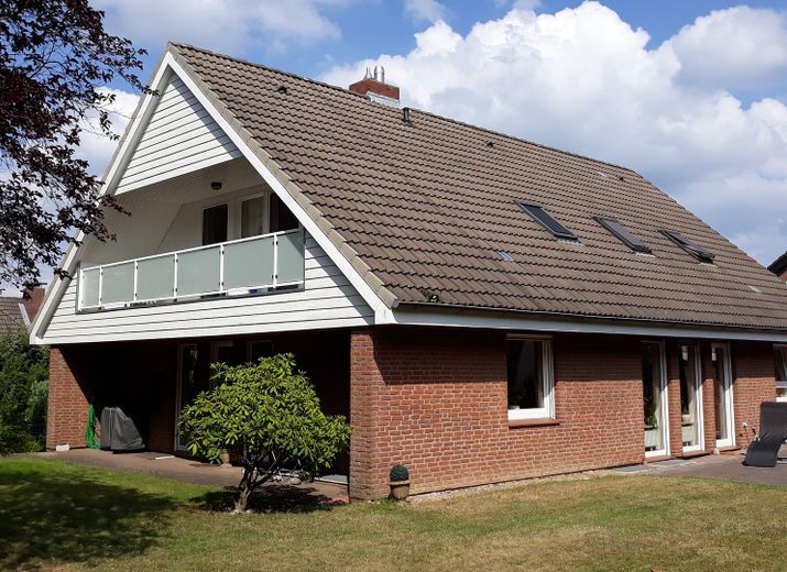 Gepflegtes Einfamilienhaus mit viel Platz in Bestlage von Scharbeutz nahe am Strand und Wald – Ansicht vom Garten